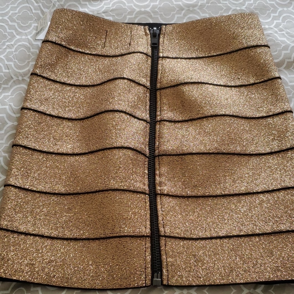 Mini skirt - Picture 2 of 3